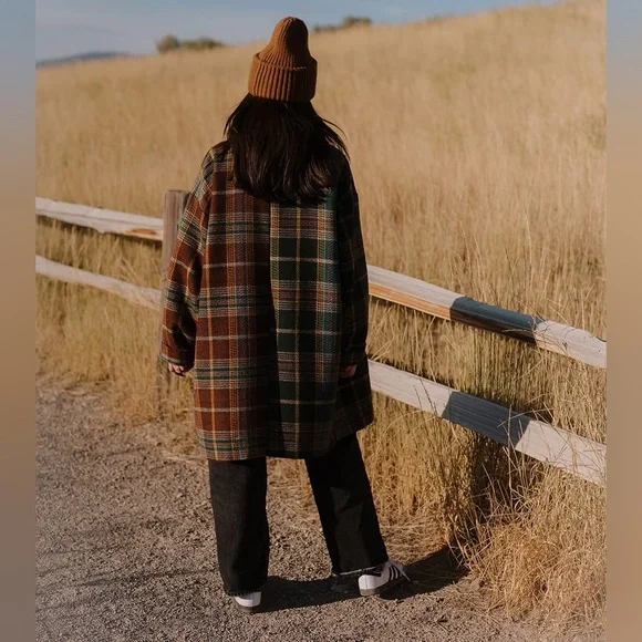 Dressed in LALA Scorpio 2.0 Half + Half Oversized Coat in Pine + Brown - Picture 4 of 4